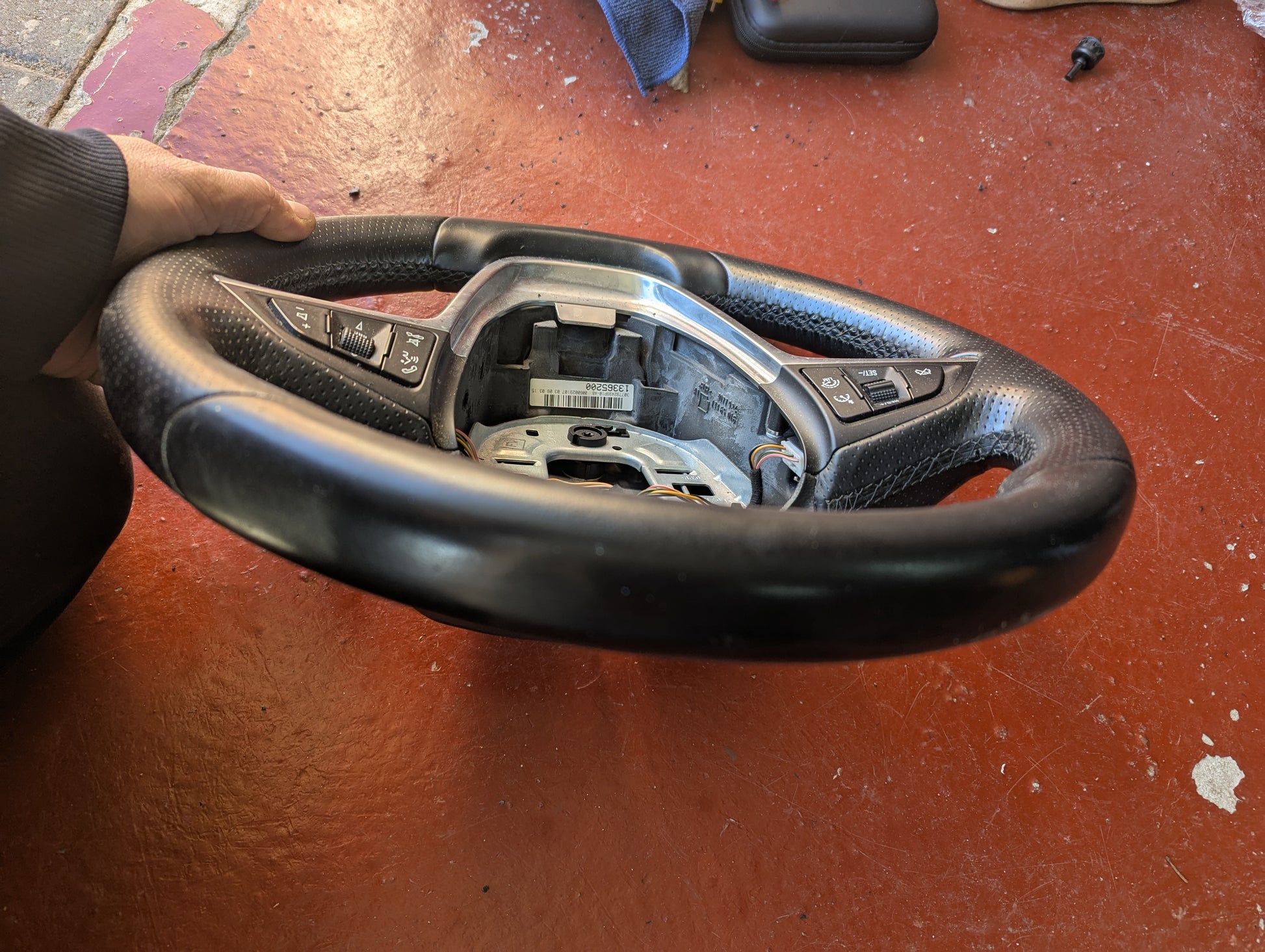 Cascada Flat Bottom Steering Wheel