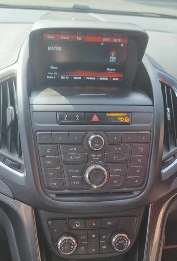 Zafira Navi950 Retrofit with Touch Screen & Camera