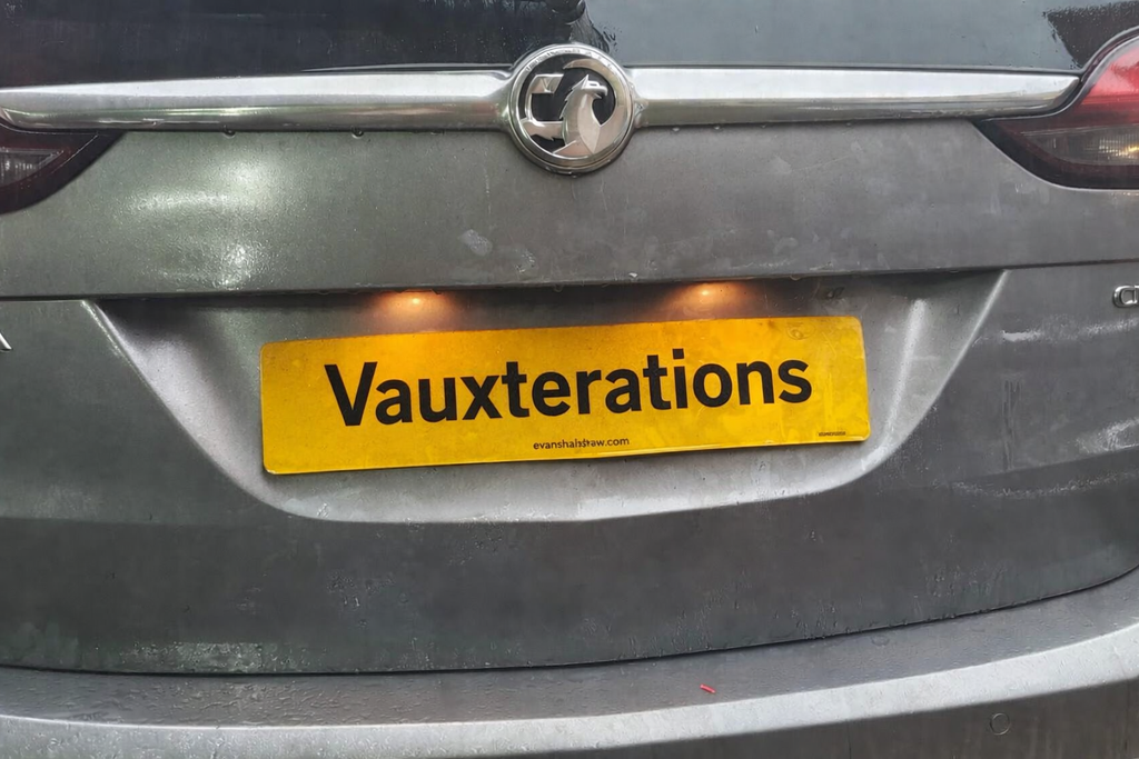 2016 Zafira C Navi to R4 Upgrade for Apple Car Play/Android Auto