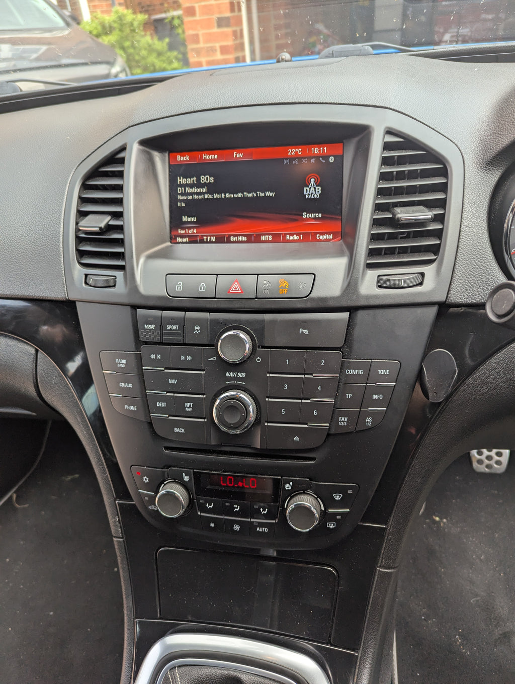 Insignia Navi950 Retrofit with Touch Screen & Reverse Camera