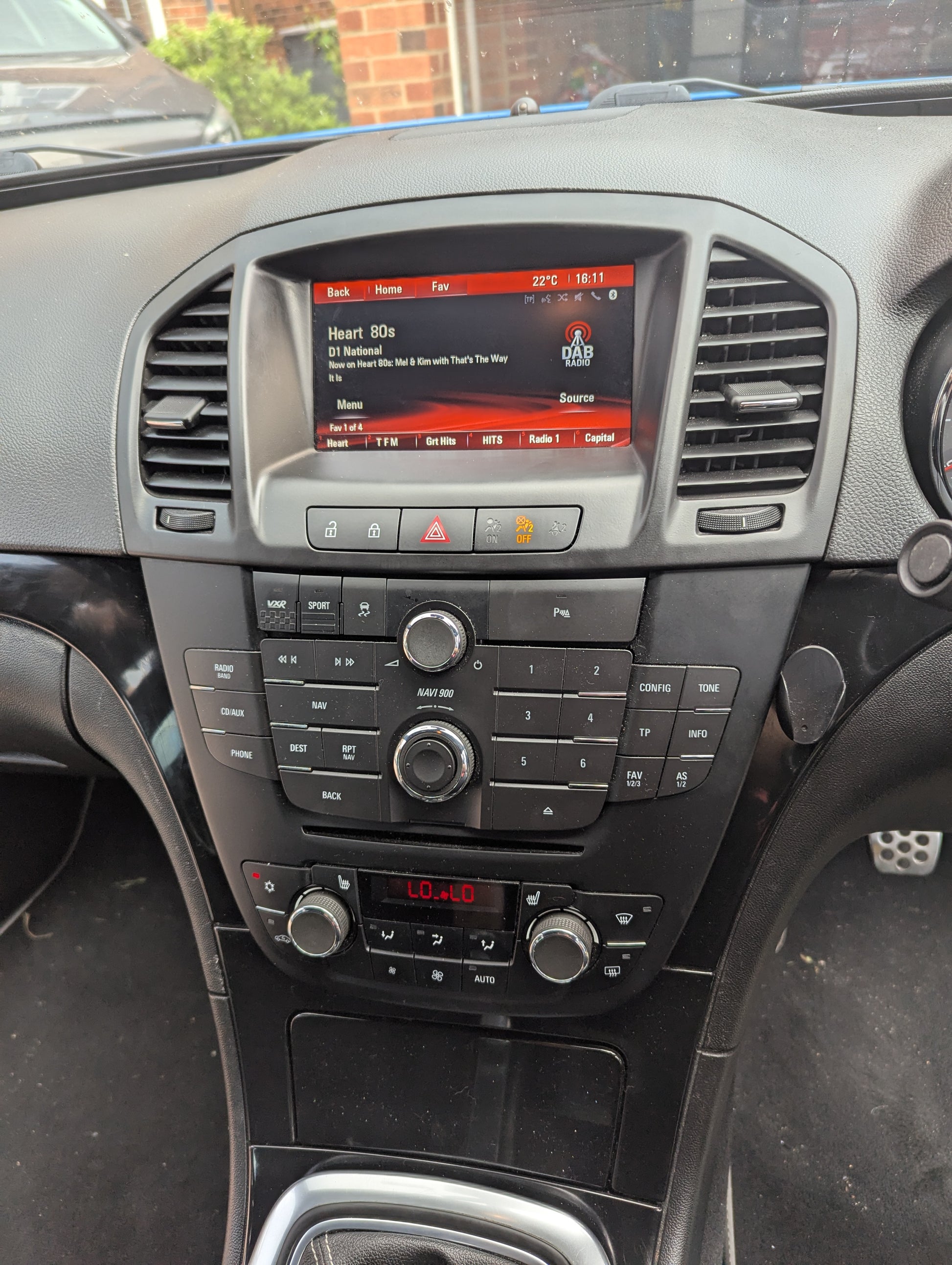 Insignia Navi950 Retrofit with Touch Screen & Reverse Camera